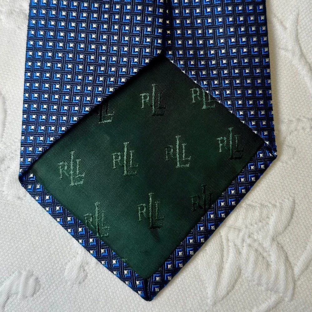 Lauren Ralph Lauren Men's Blue Geometric Silk Necktie Hand Finished Classic Prep